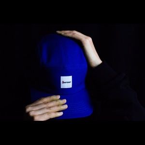 5 Panel Caps w/ leather strap & green brim